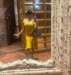 Chic Yellow Midi Dress