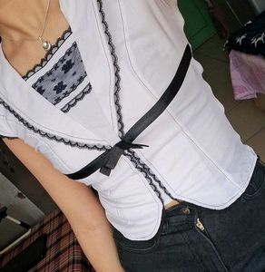 Y2K Top With Lace Detailing