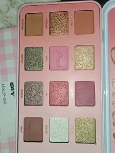Sweet Peach Eyeshadow Palette
