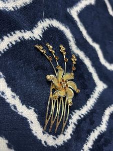 Floral Hair Comb Accessory