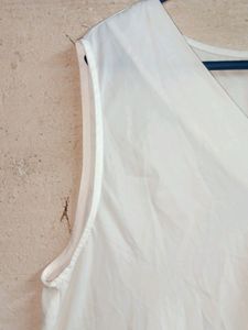 Women&#39;s Fashion Top Sleeveless White Wrap-style