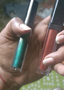 Matte Lipstick And Green Eyeliner
