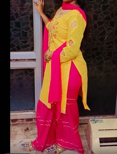 combo of kurtaset Red Floral Print Kurta Se