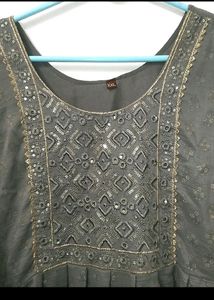Naira Kurti
