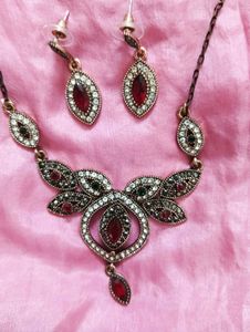 DESIGNER STONE JEWELLERY SET