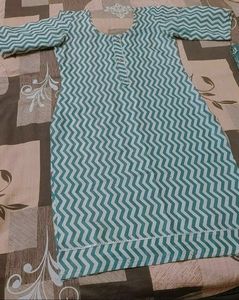 Chic Zigzag Kurta Set with Dupatta – Stylish