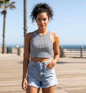 🖤 White Gingham Cropped Halter Top! 🤍
