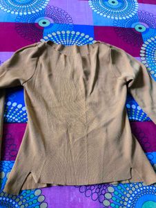 Elegant Mustard Top