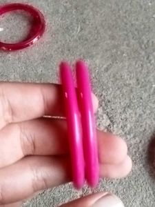 Set of 4 pink &amp; gold bangles