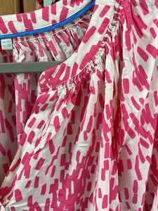 Beautiful Soft Top UK14 US10 Size