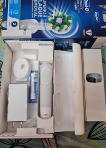 Oral B Vitality Model With Travel Case