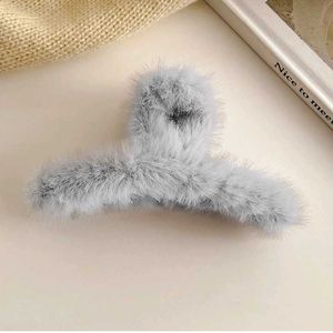 Large Plush Hair Claw Clips, Plastic Fluffy Hai