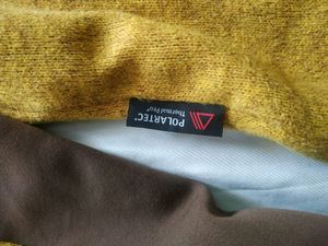 (Unisex)R1® Air Zip-Neck fleece is ideal for Cold