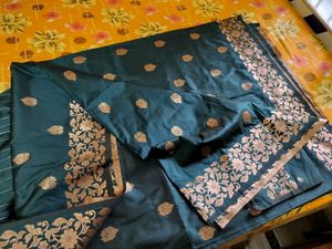 Elegant Green Banarasi Saree( unstitched blouse)