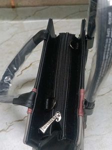Classio Handbag