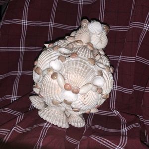VINTAGE SEASHELL POT