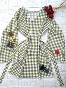 Gingham fitted Y2K kurti 🌷