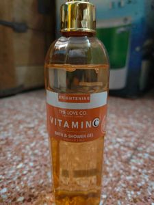 The Love Co. Vitamin C Bath &amp; Shower Gel