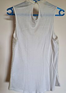 H&amp;M crochet White TShirt 30&#34; Formal Classy