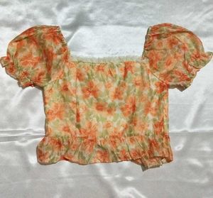 Floral Puff Sleeve Crop Top