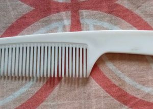White Plastic Comb- 2pc