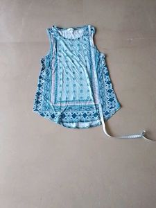Sleevless Printed Top