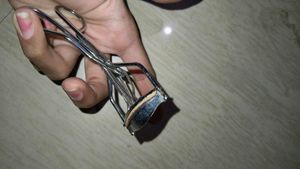 Eyelash Curler