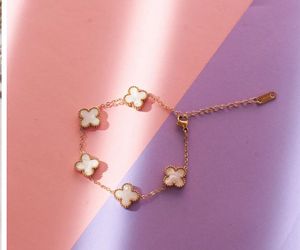 Victorian White Bracelet🎀