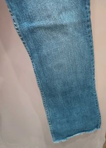 LOW RISE - BOOTCUT LEG  JEANS