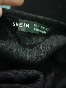 Black Long Sleeve Crop Top