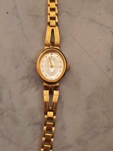 Titan Gold Watch For Girls / Women&#39;s
