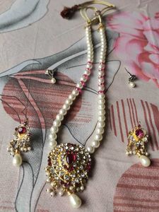 Beautiful pink and white stone-beads set