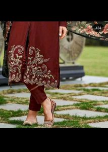 pakistani Embroidered Kurta Set