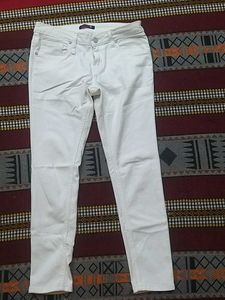 Classic White Slim Fit Denim Jeans