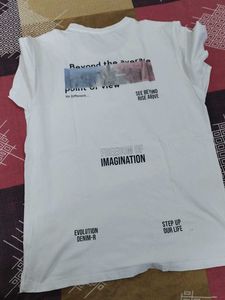 whith graphic tshirt