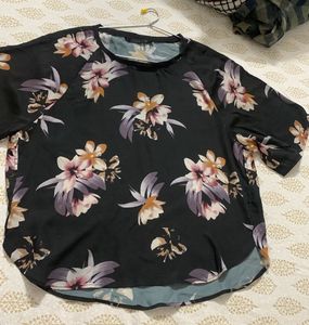 ONLY floral Black boxy Top