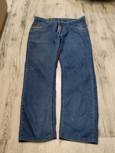 Ma2098 V3 jeans waist 34 inches