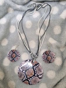 Necklace &amp; Earring Set