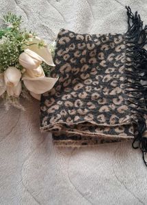 Animal Print Woolen Muffler