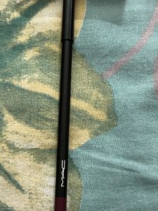 Mac Lip Liner Half Red