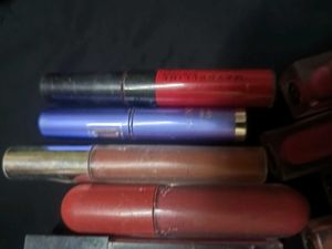 12 Lipsticks