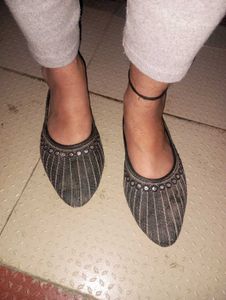 Embellished Pointed Toe Flats