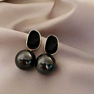 Black Pearl Stud Earrings