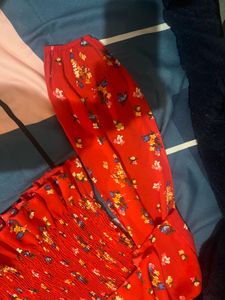 Floral Print Top offshoulder ball sleeves