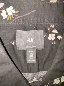 H&amp;M Men Black &amp; White Printed Cotton Shirt