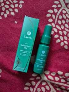Oteria Radiant Berry Mist With Fresh Strawberry
