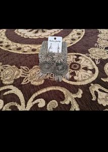 Elegant Embroidered Kurti With Vintage Earrings