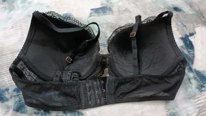 Elegant Black Lace padded bra 34C