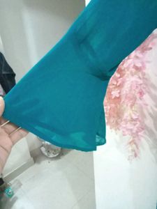 Pakistani Suit With Beautiful Dupatta