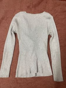 Gray Twist Front Long Sleeve sweater